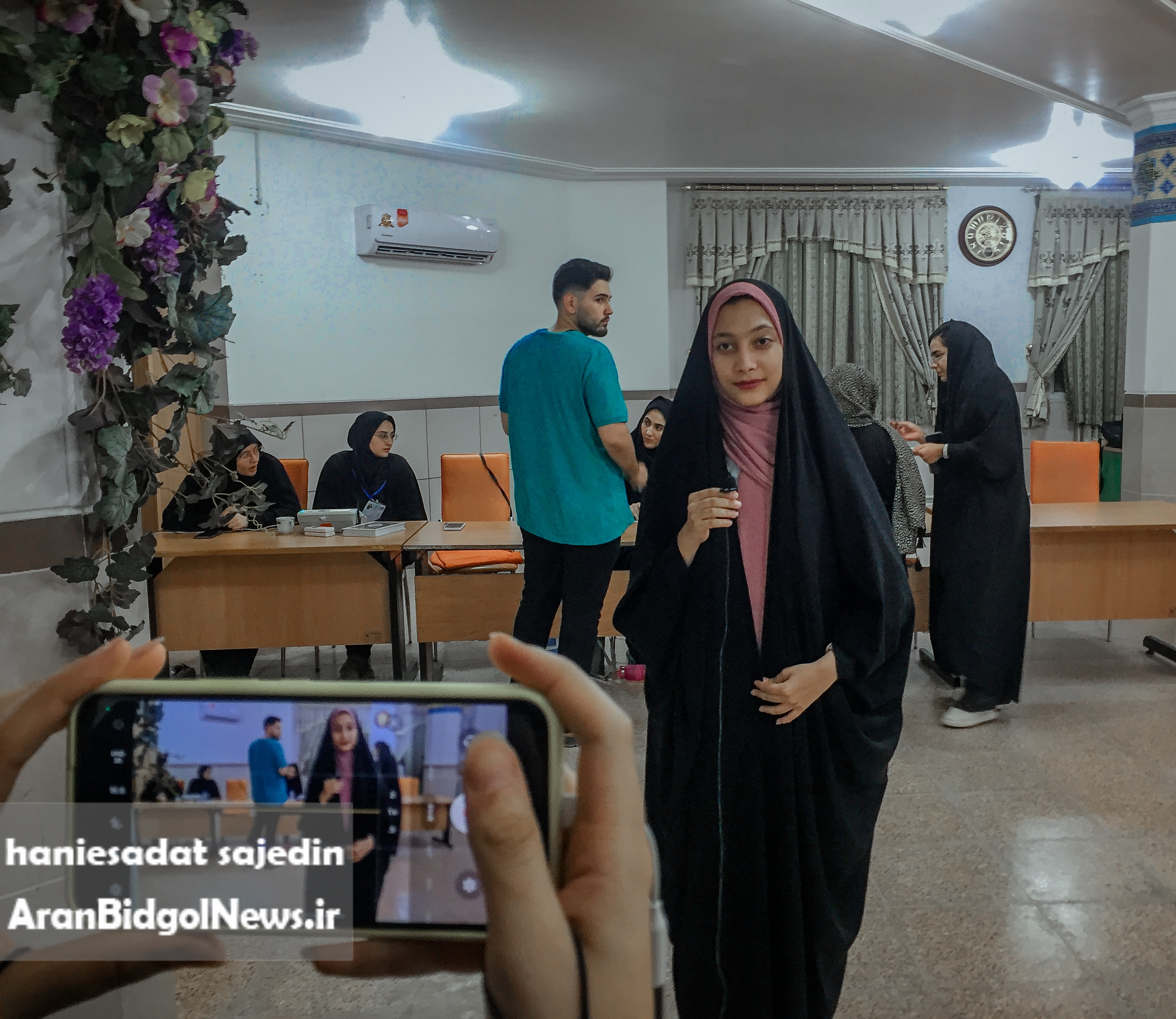 گزارش تصویری از حوزه های انتخاباتی با حضور مردم در آران و بیدگل(بخش دوم)